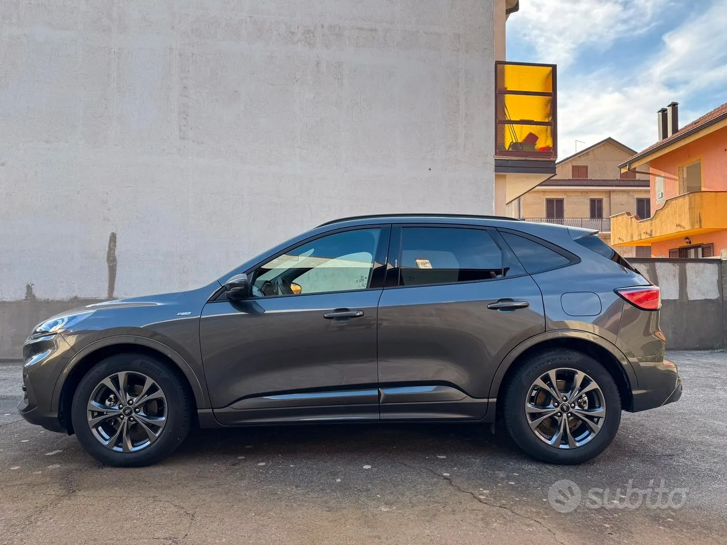 Ford Kuga 2022 photo 2