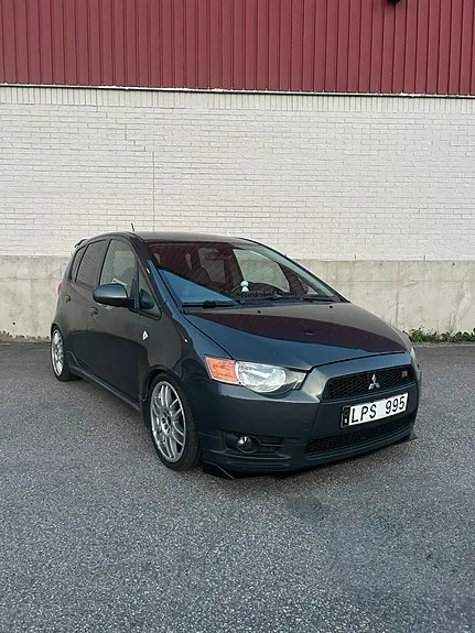 Mitsubishi Colt 2011 photo 2