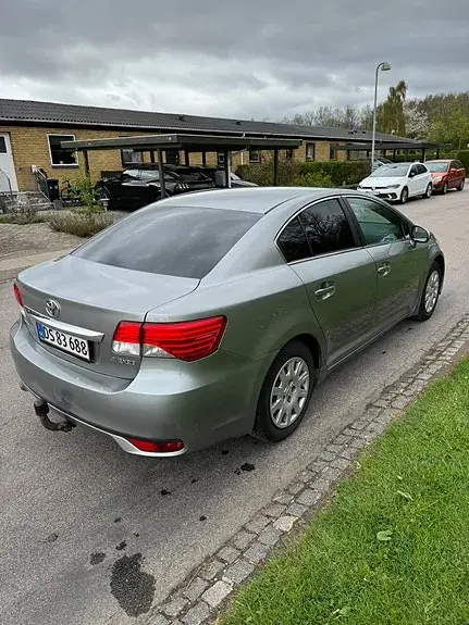 Toyota Avensis 2012 photo 4