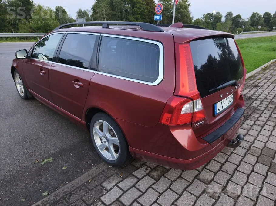 Volvo V70 2010 photo 3