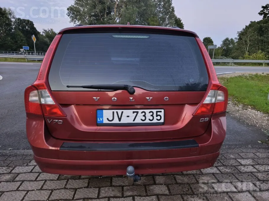 Volvo V70 2010 photo 4