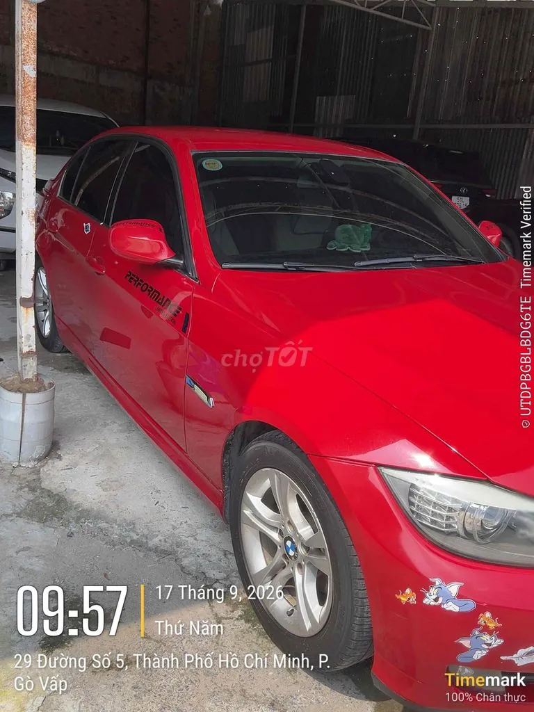 BMW 320I 2010 photo 4