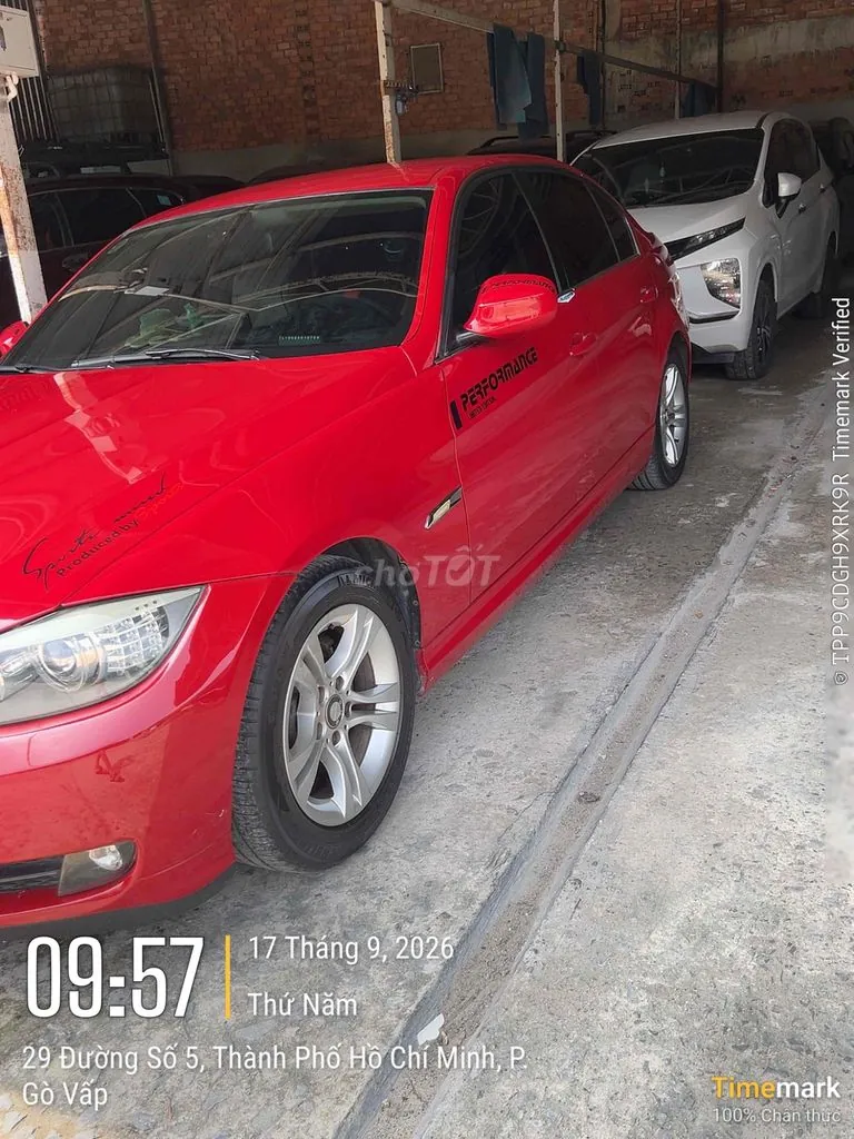 BMW 320I 2010 photo 3