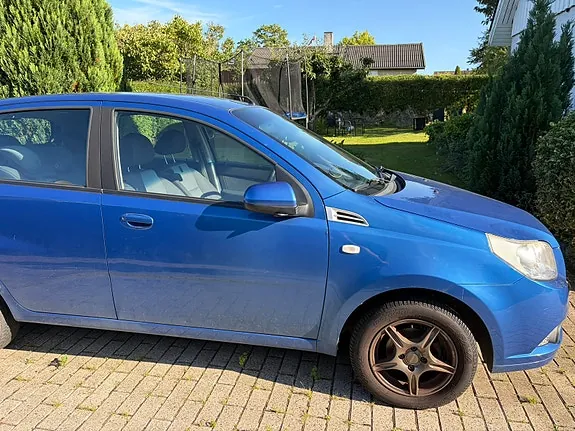 Chevrolet Aveo 2010 photo 3
