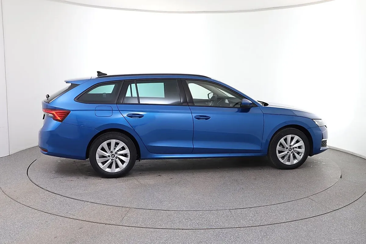 Skoda Octavia 2026 photo 2