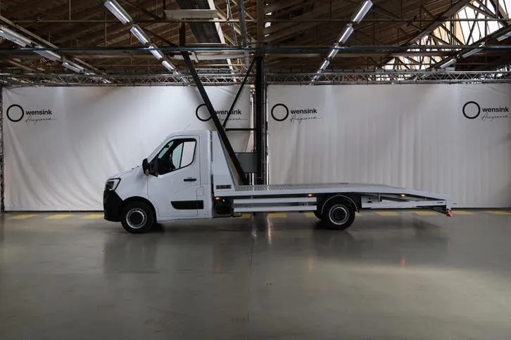 Renault Master 2024 photo 2