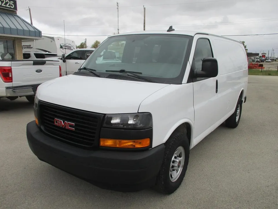 GMC Savana 2020 photo 2