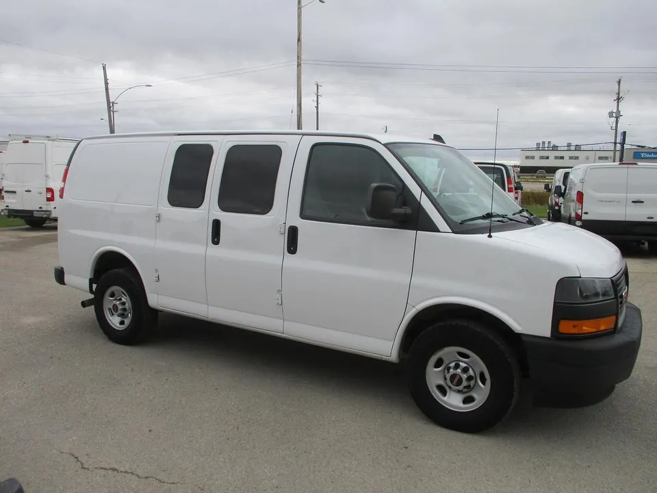 GMC Savana 2020 photo 4