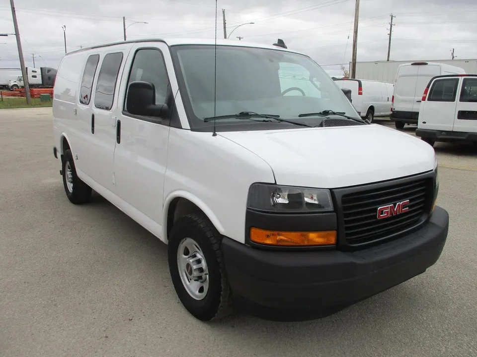 GMC Savana 2020 photo 3