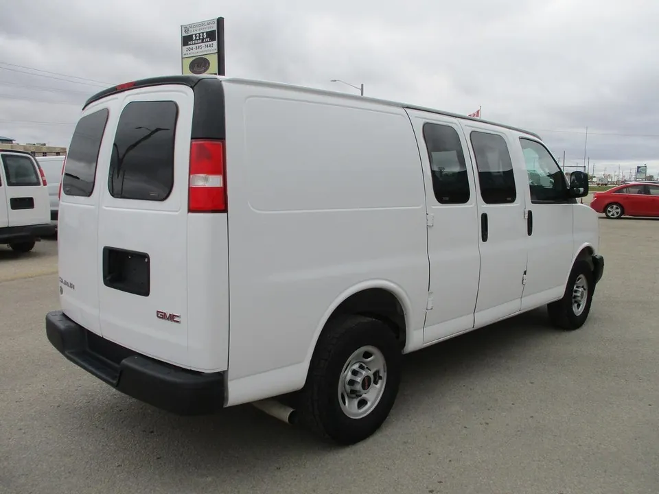 GMC Savana 2020 photo 5