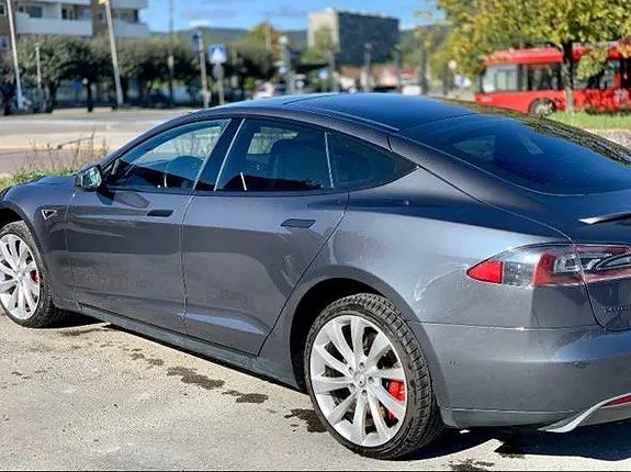 Tesla Model S 2015 photo 5