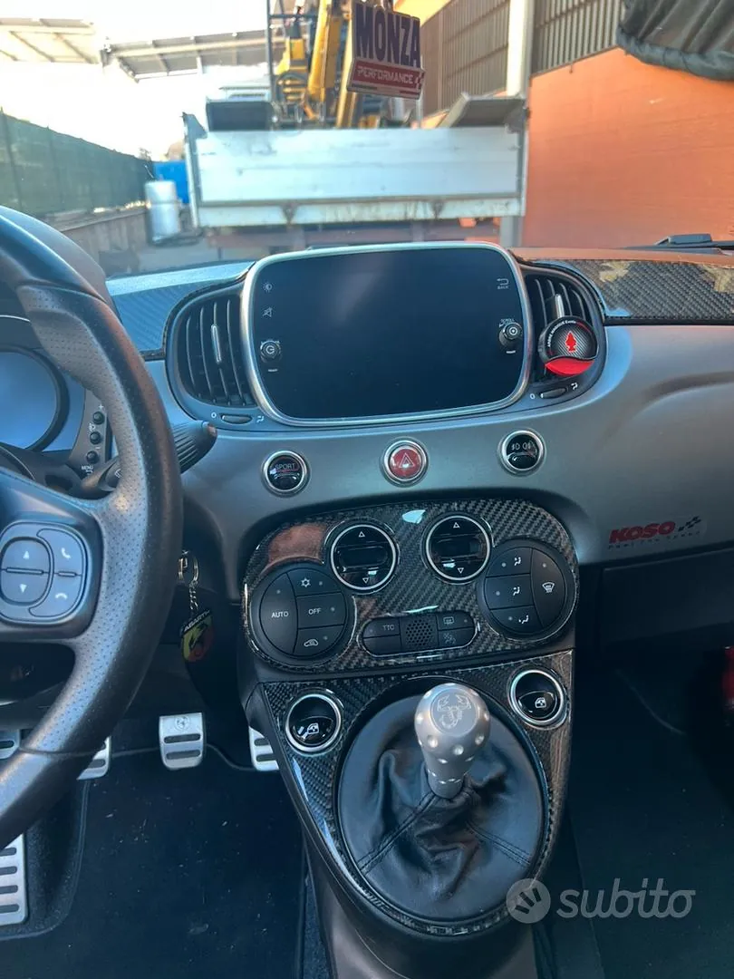 Abarth 595 2018 photo 3