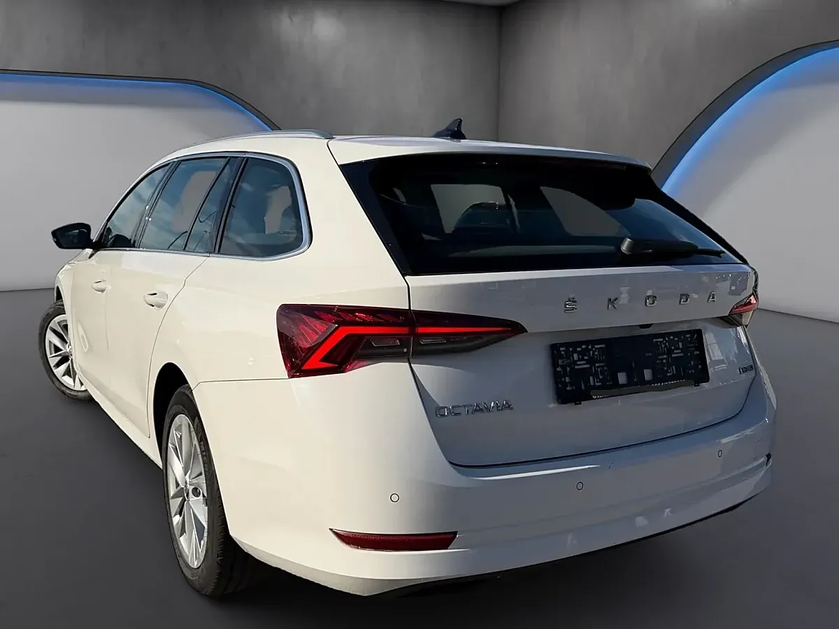 Skoda Octavia 2024 photo 3