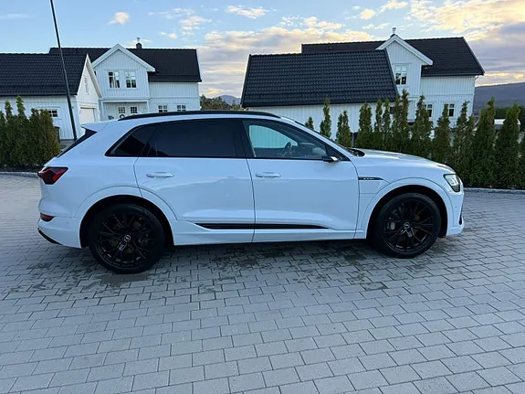Audi E-Tron 2022 photo 4