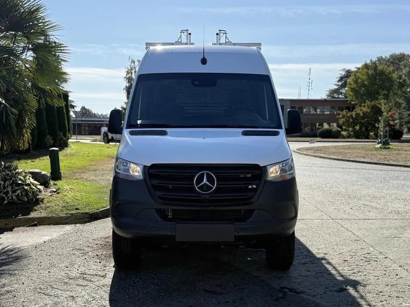 Mercedes-Benz Sprinter 2023 photo 3