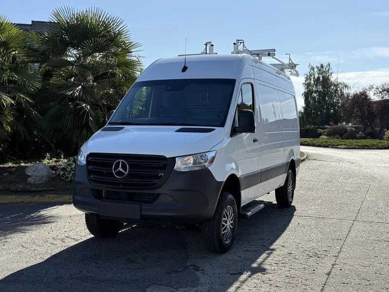 Mercedes-Benz Sprinter 2023 photo 4