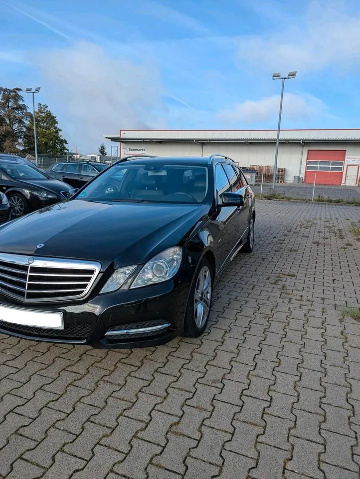 Mercedes-Benz E220