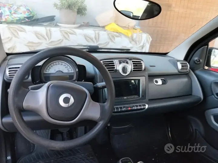Smart Fortwo 2010 photo 2