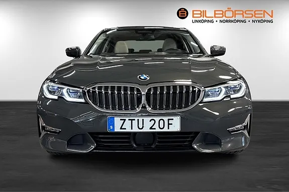 BMW 330I 2019 photo 2