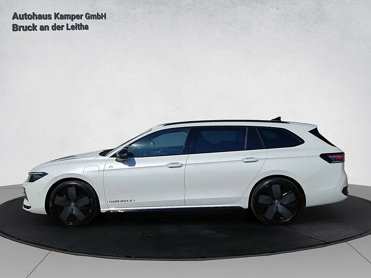 Volkswagen Passat 2026 photo 2
