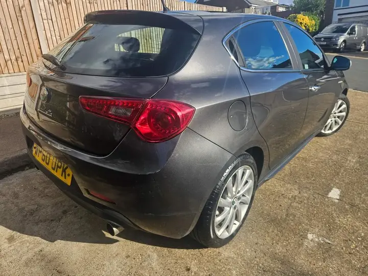 Alfa Romeo Giulietta 2011 photo 4