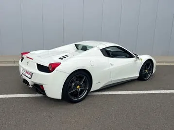 Ferrari 458 Spider 2012 photo 3