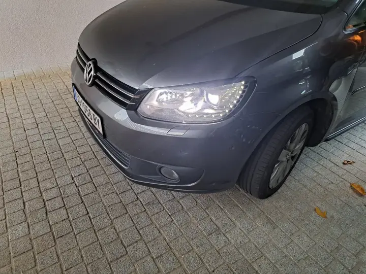 Volkswagen Touran 2013 photo 3