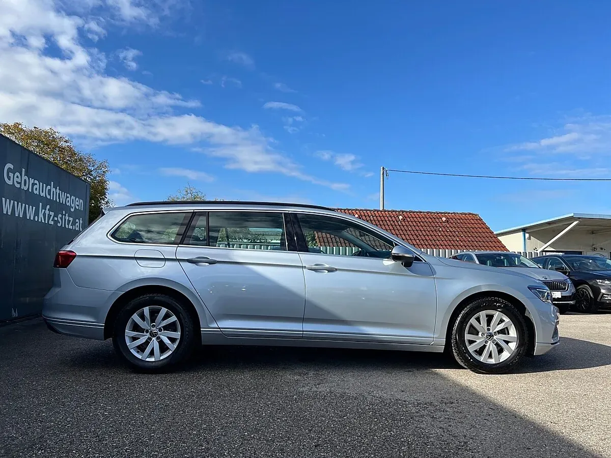 Volkswagen Passat 2023 photo 2