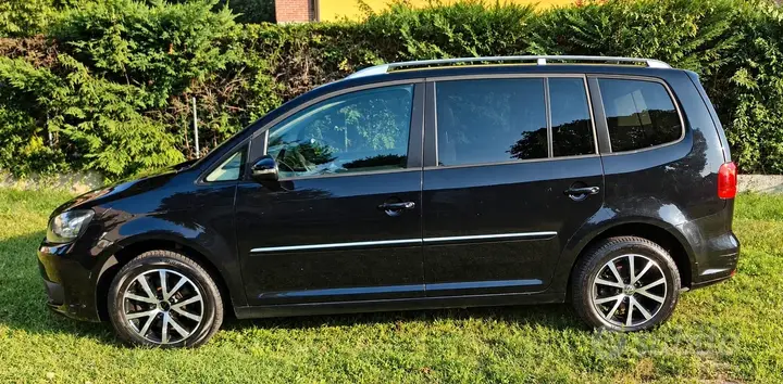Volkswagen Touran 2013 photo 3