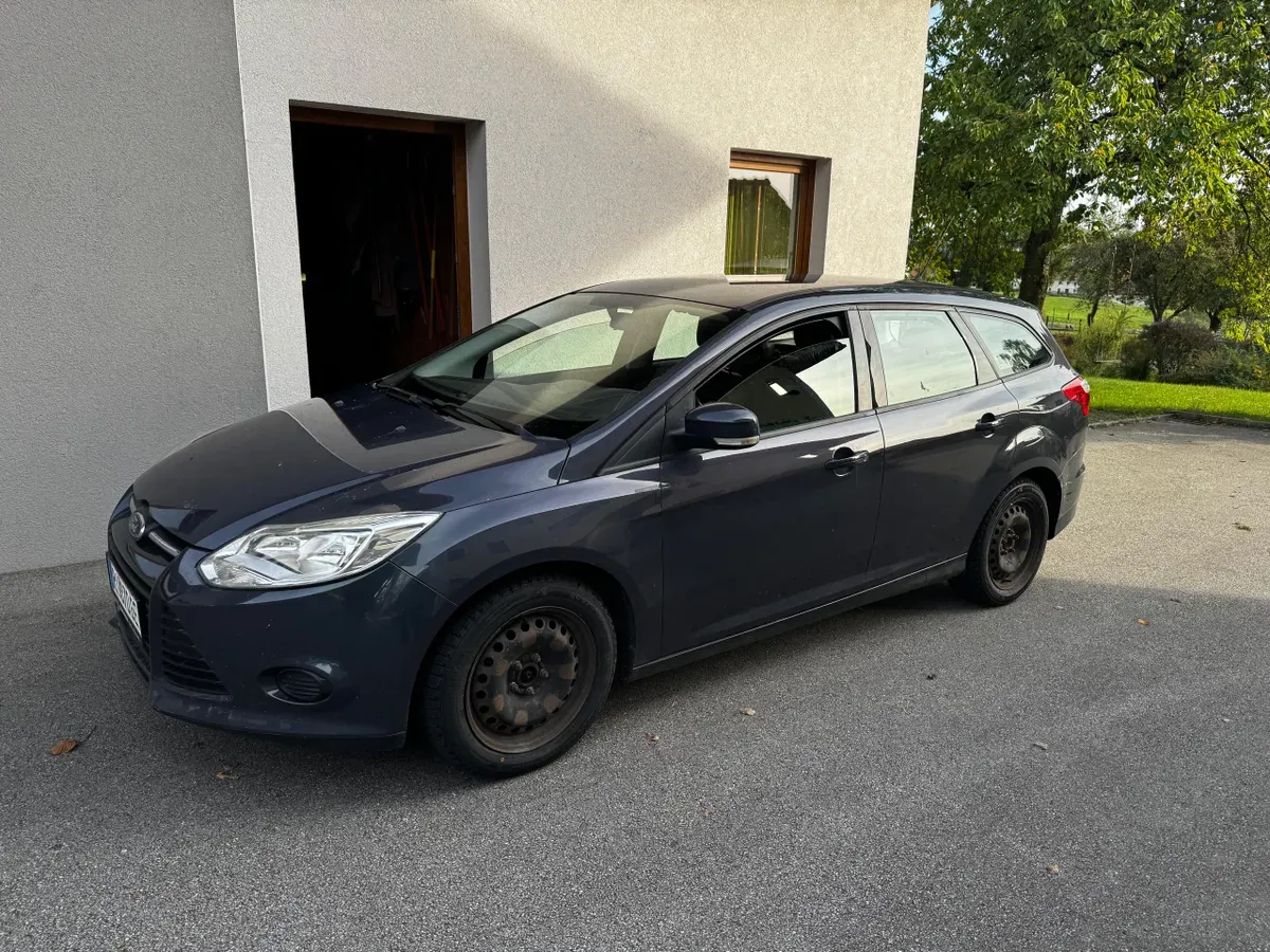 Ford Focus 2012 photo 2