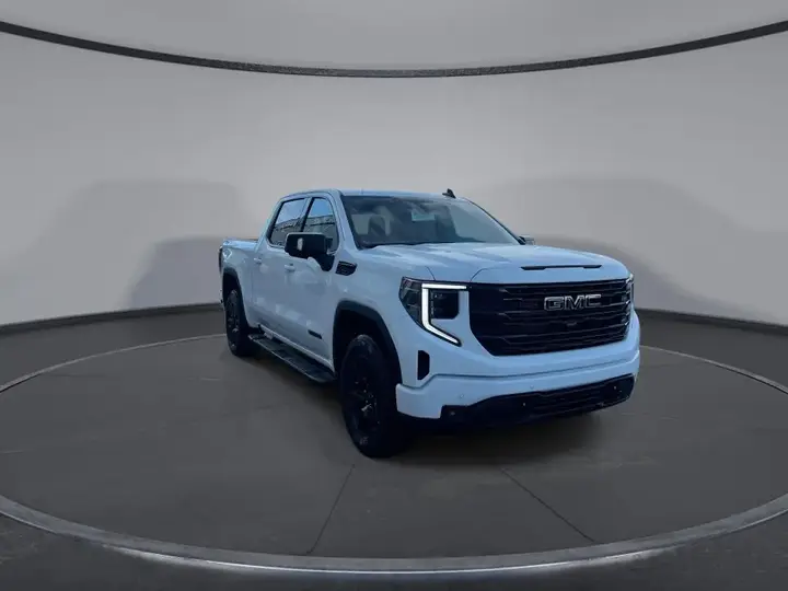 GMC Sierra 1500 2026 photo 2