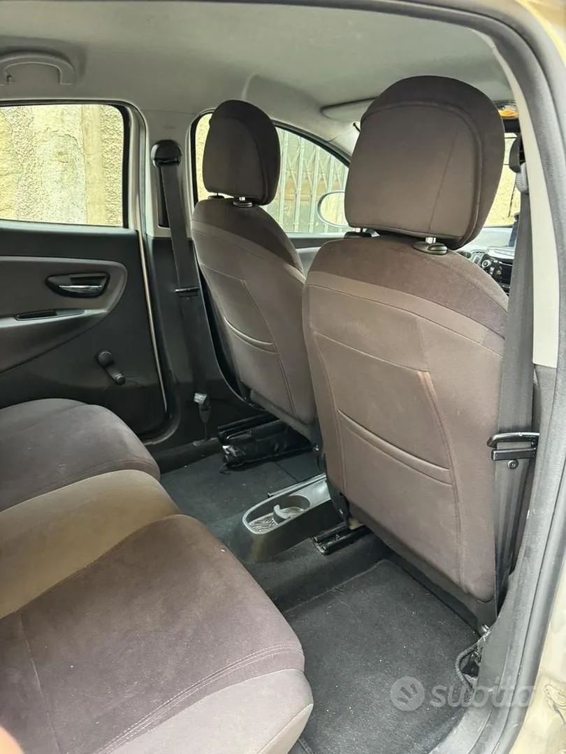 Lancia Ypsilon 2012 photo 4