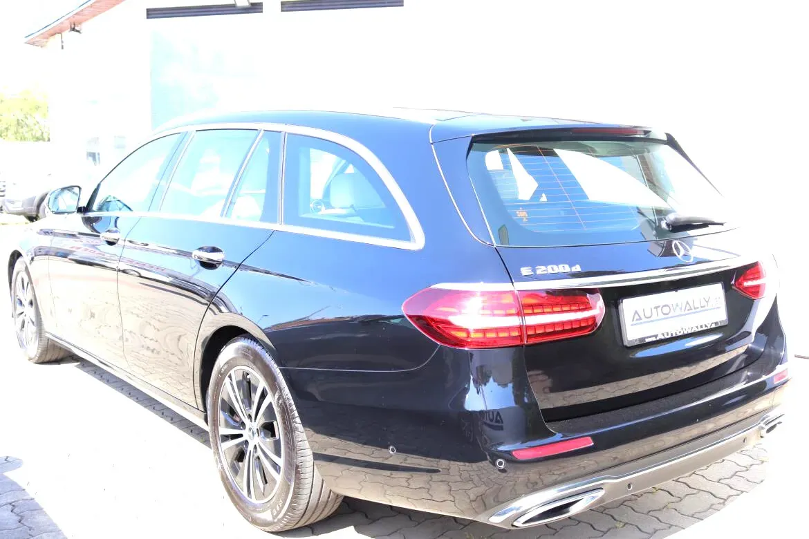 Mercedes-Benz E-Class 2021 photo 2