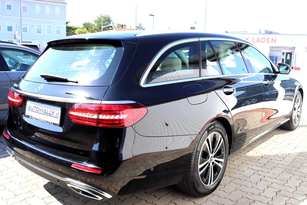 Mercedes-Benz E-Class 2021 photo 3