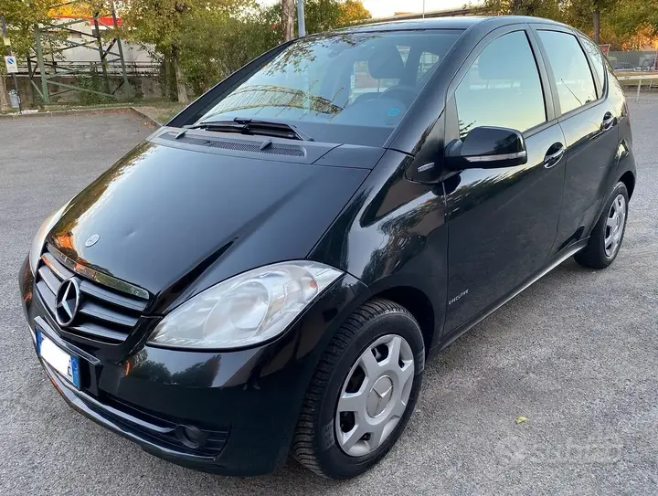 Mercedes-Benz A 160 2010 photo 2