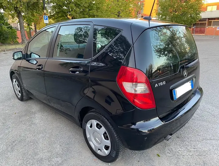 Mercedes-Benz A 160 2010 photo 3
