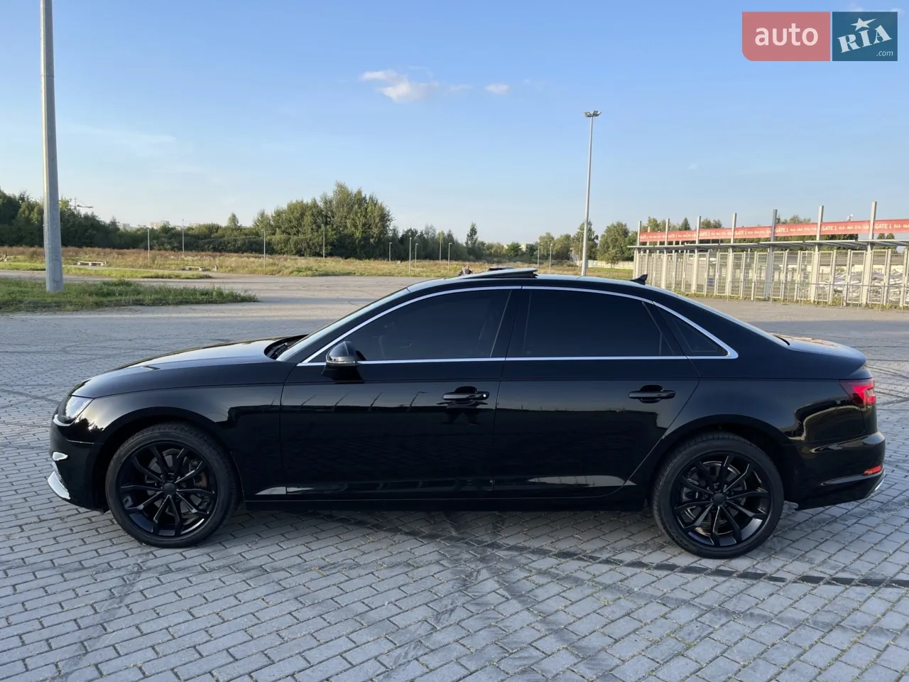 Audi A4 2019 photo 3