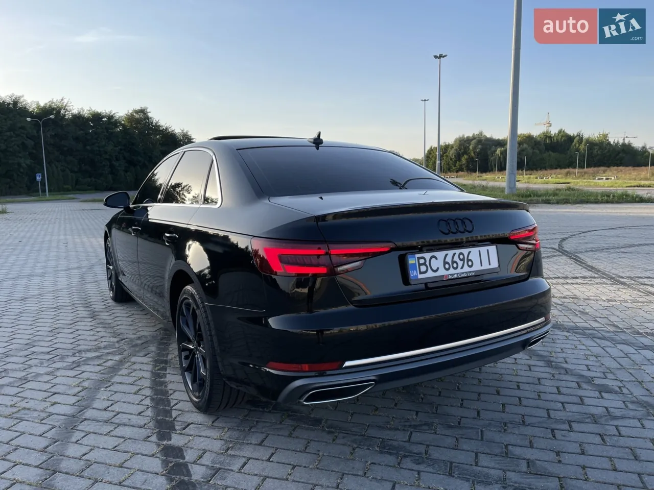 Audi A4 2019 photo 5