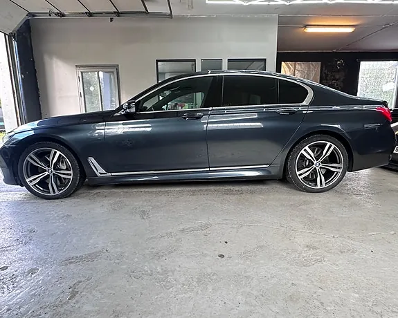 BMW 750I 2016 photo 4