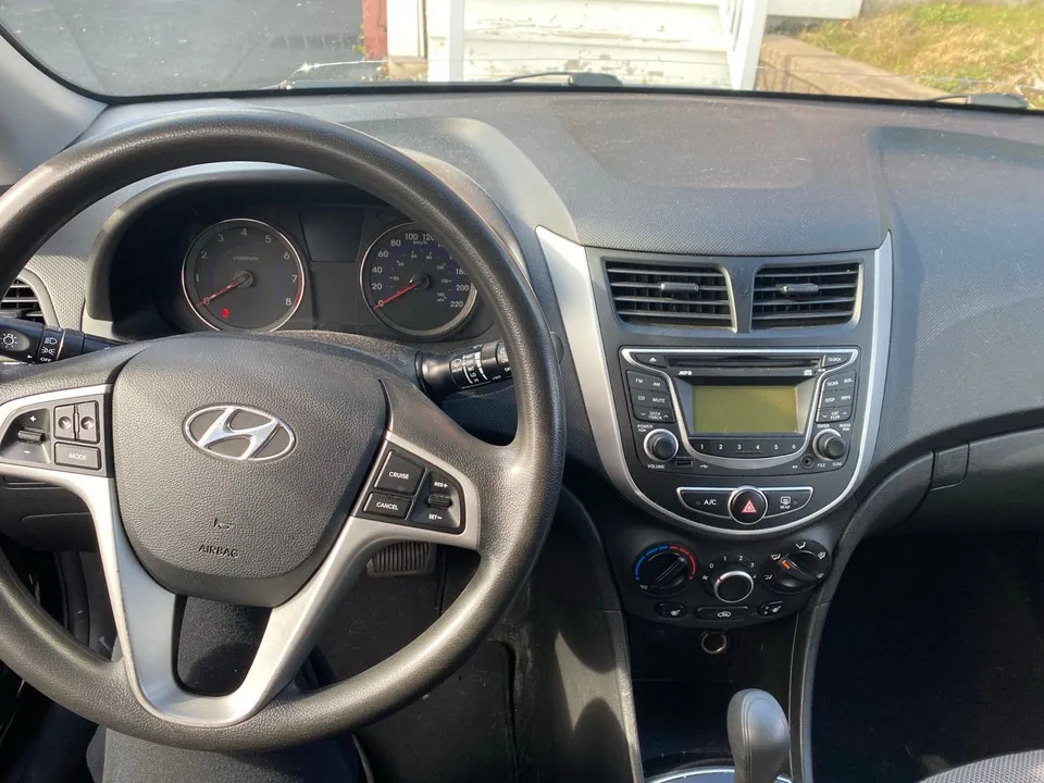 Hyundai Accent 2013 photo 5