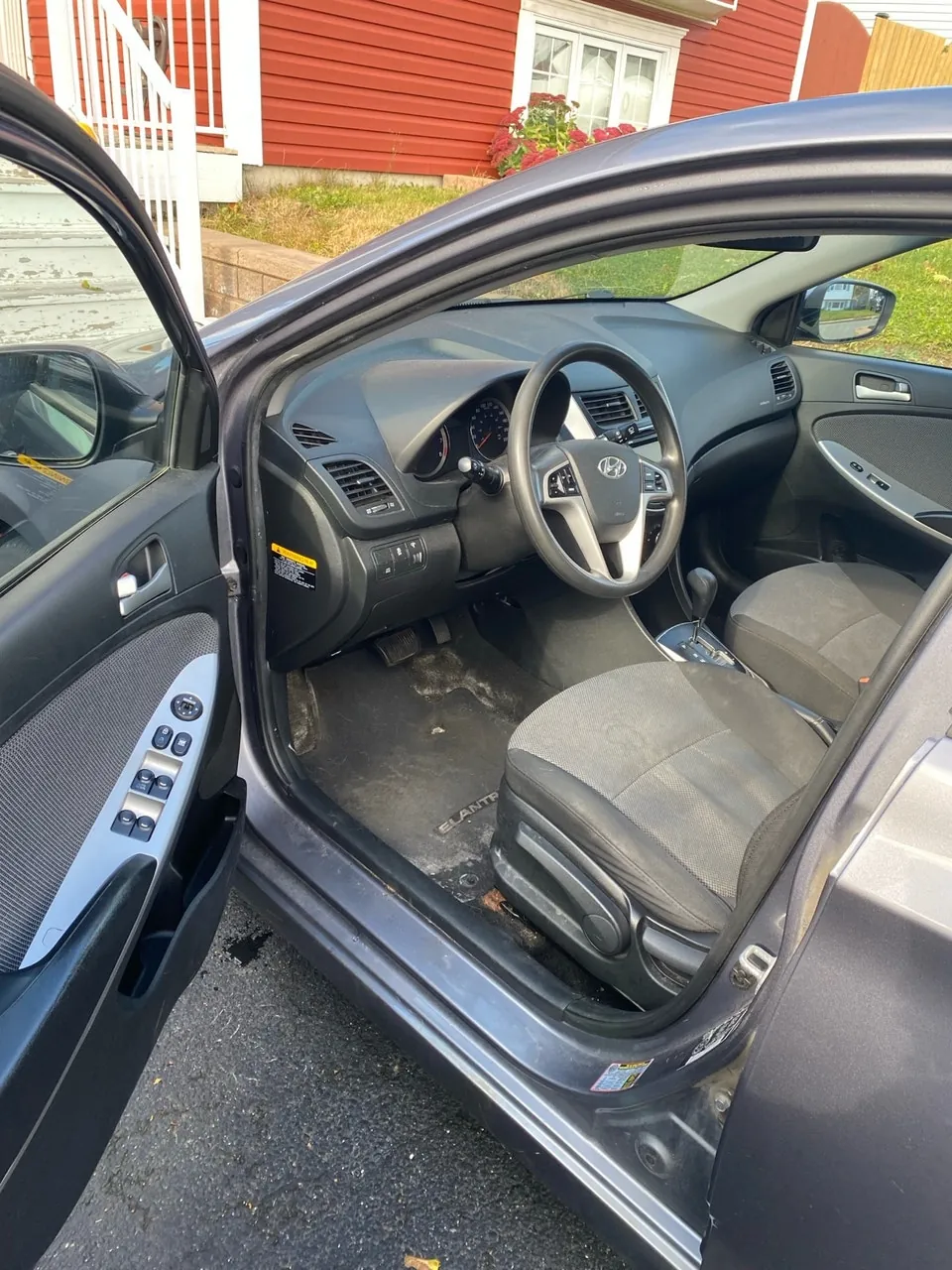 Hyundai Accent 2013 photo 4