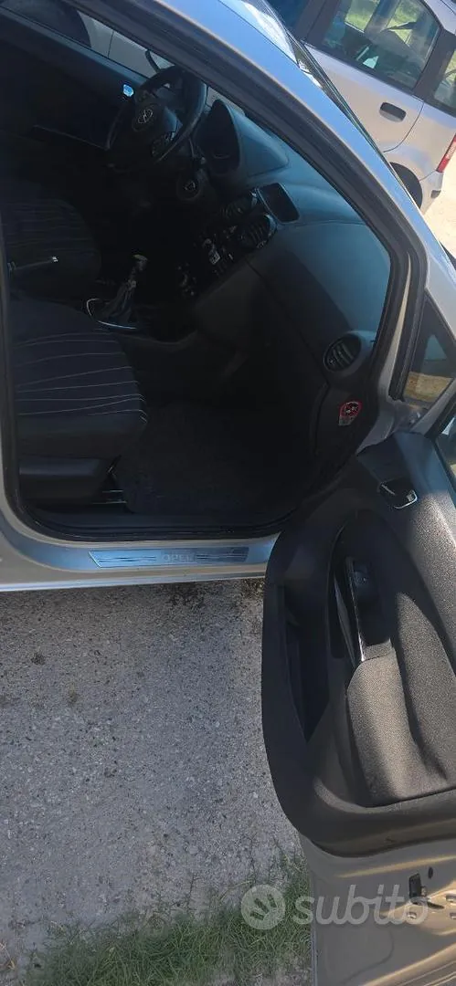 Opel Corsa 2010 photo 5