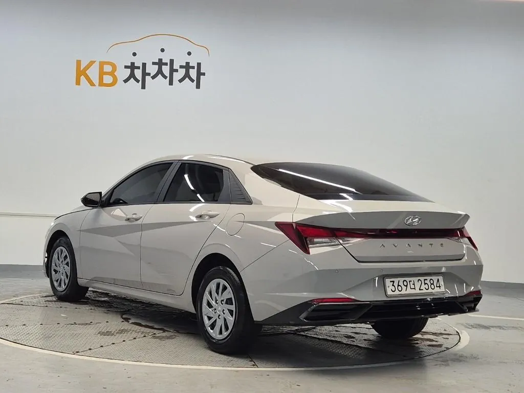 Hyundai Avante 2021 photo 2