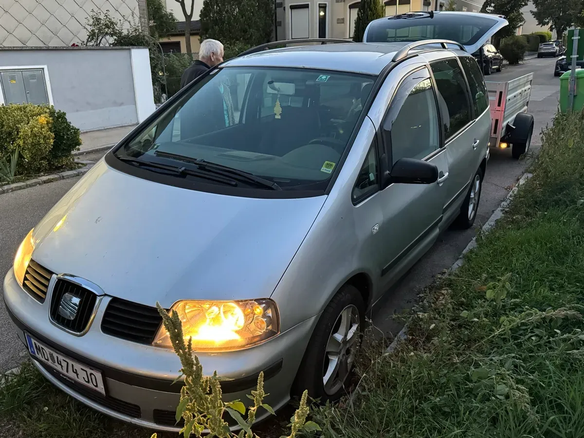 Seat Alhambra 2007 photo 2