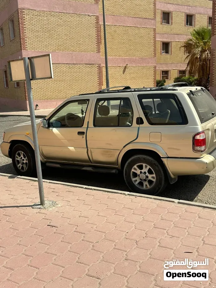 Nissan Pathfinder 2000 photo 4