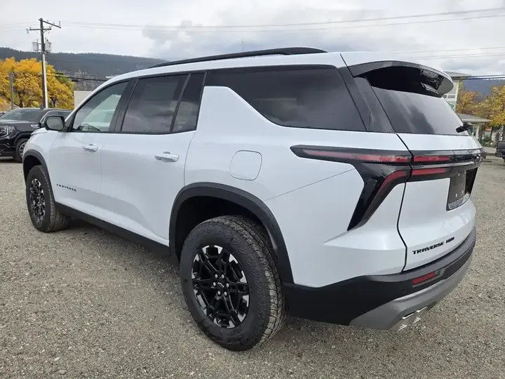 Chevrolet Traverse 2027 photo 3