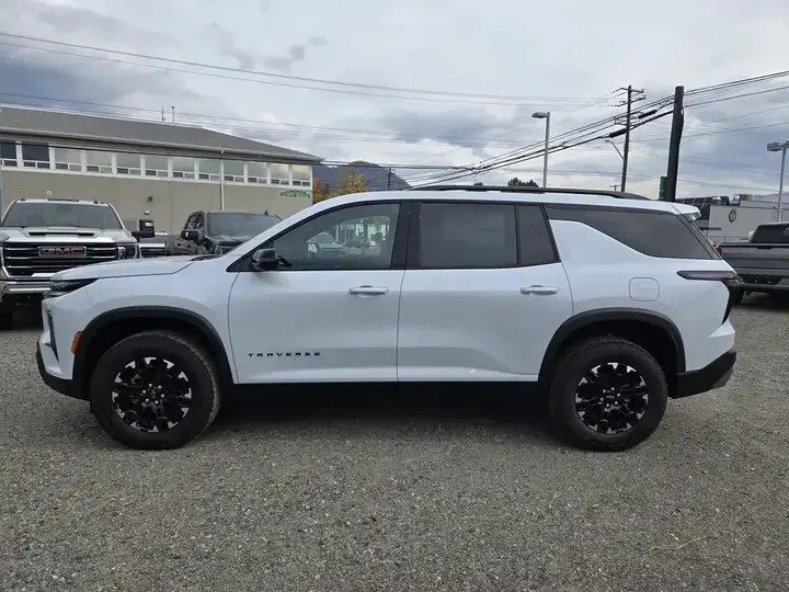 Chevrolet Traverse 2027 photo 2