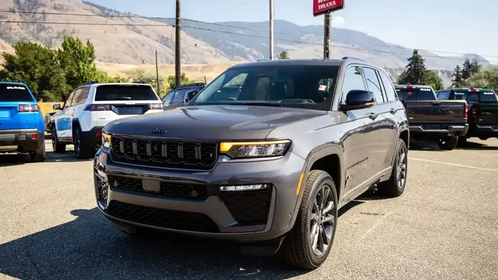 Jeep Grand Cherokee 2026 photo 5