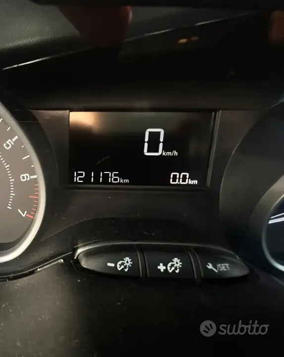 Peugeot 208 2016 photo 5