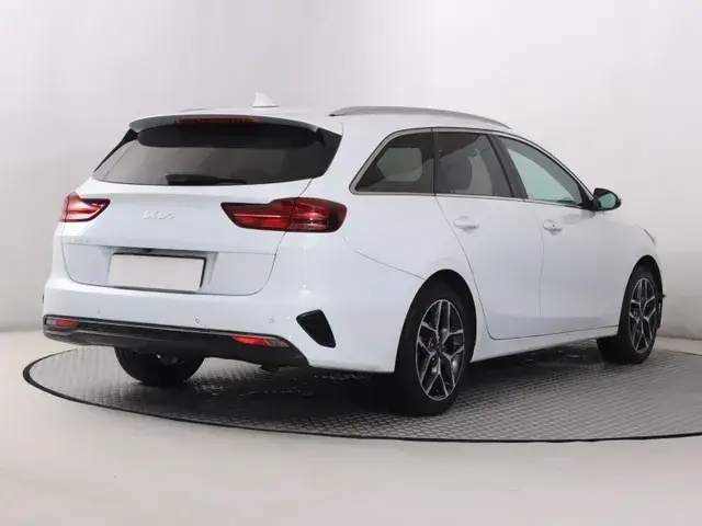 Kia Ceed Sw 2023 photo 4